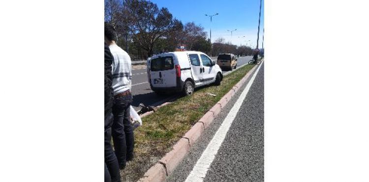 Kayseri'de Trafik Kazas: 2 yaral