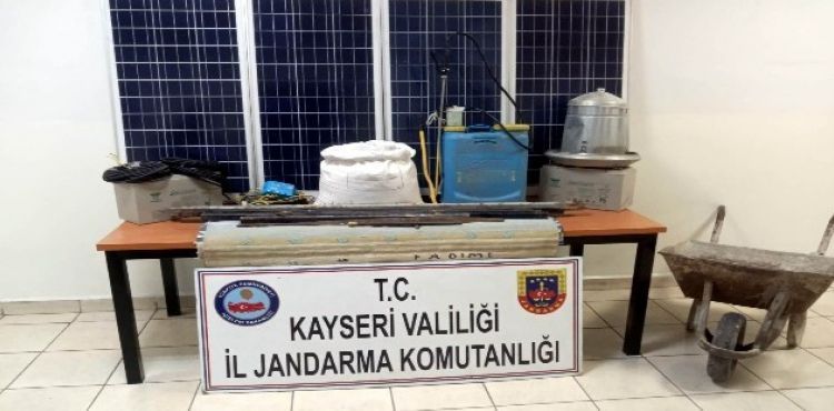 Bağ evi hırsızları yakalandı