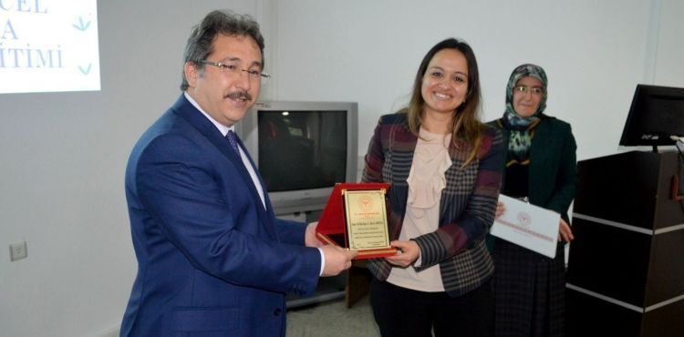 Sağlık Tesislerinde Çalışan Ebelere “Doğuma Güncel Yaklaşım Eğitimi” verildi