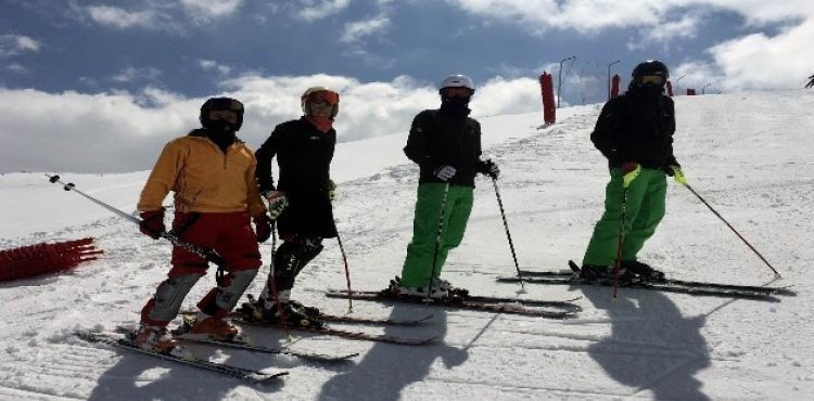 İşitme Engelli Kayak Milli Takımı, Kış Olimpiyatları'na Erciyes'te hazırlanıyor