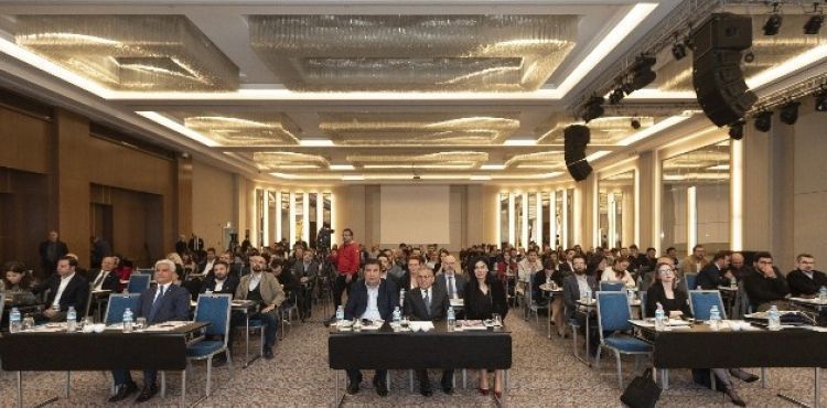Başkan Büyükkılıç, “Akıllı İşler” konu başlıklı İnteraktif Pazarlama Zirvesi'ne katıldı