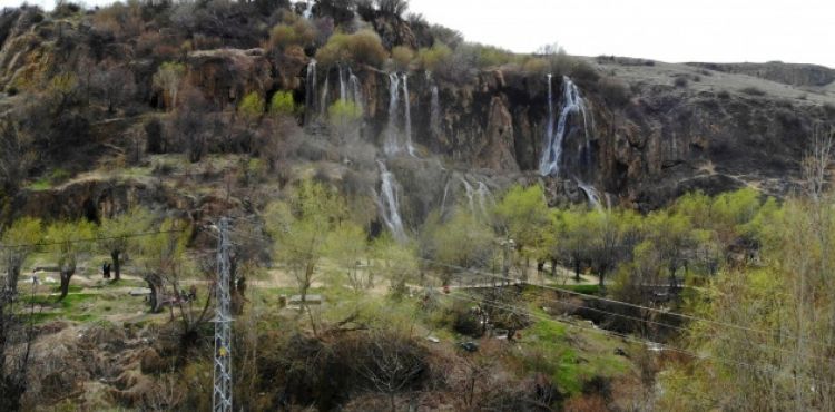 Munzur Dağı'ndan gelen serinlik: Girlevik Şelalesi
