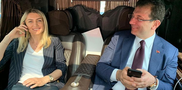 Ekrem İmamoğlu mazbatasını aldı