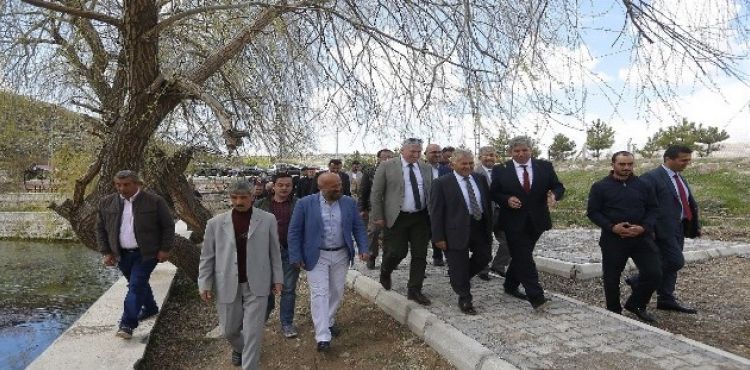 Başkan Büyükkılıç, Bünyan ilçesinde bir dizi ziyaret ve incelemelerde bulundu