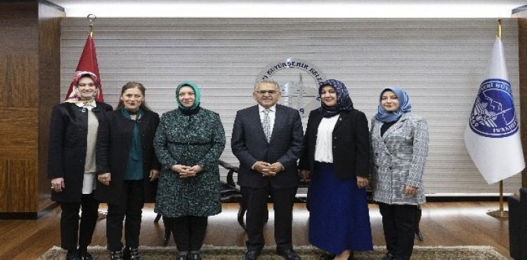 Başkan Büyükkılıç'a hayırlı olsun ziyaretleri devam ediyor