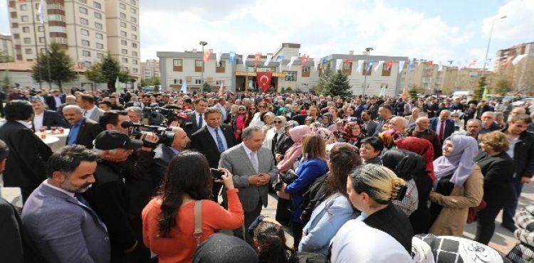 Başkan Yalçın'dan kokteyl