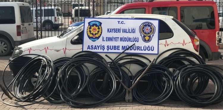 Kablo hırsızları yakalandı