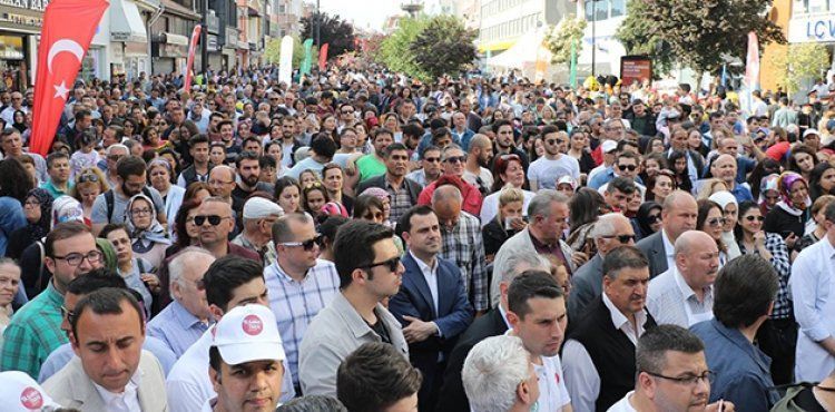 Bu kuyruğun başı var, sonu yok