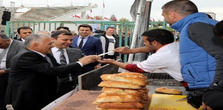 ERÜ'de '20. Öğrenci Bahar Şenliği' başladı