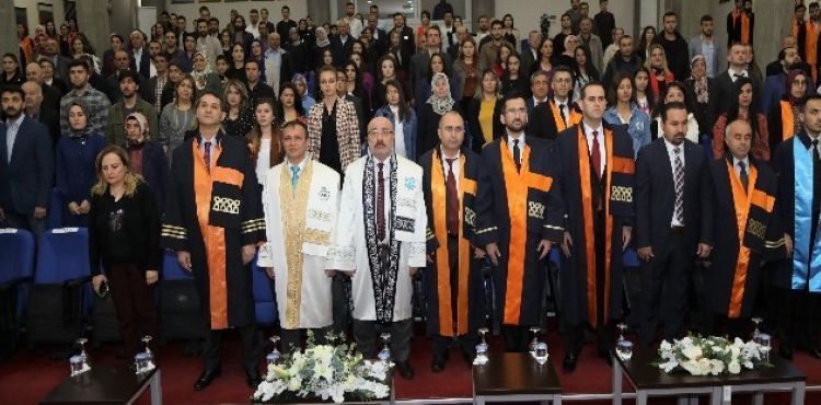 ERÜ Turizm Fakültesi 10. Dönem Mezunlarını Verdi