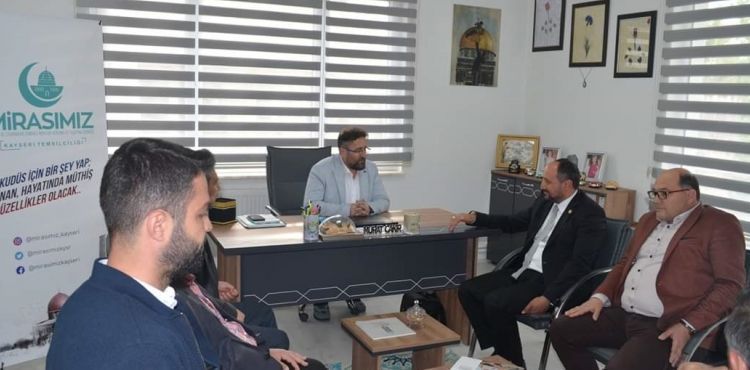 Mirasımız Derneği’nin İlk İftarı Yetimlerle