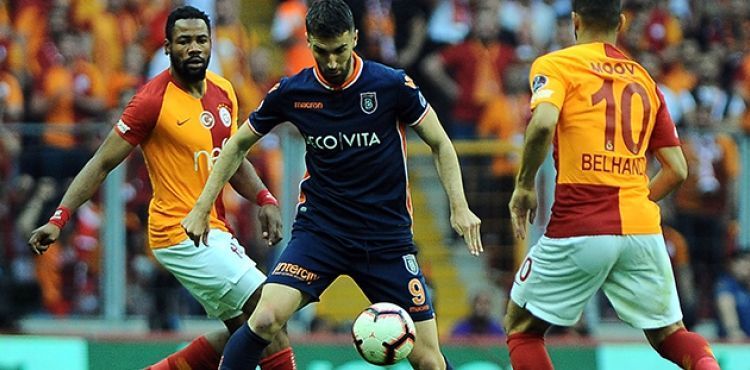 Galatasaray: 2-1 Başaksehir
