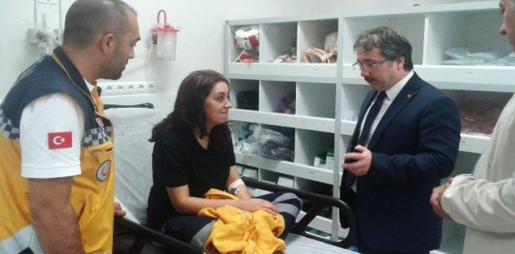 İl Sağlık Müdürü Ali Ramazan Benli kazada yaralanan 112 personelini ziyaret etti