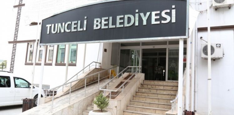 Valilik itiraz etti, Komünist başkanın