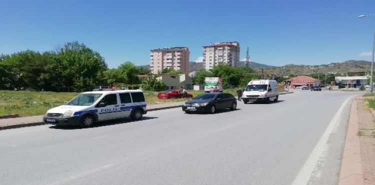 Virajı alamayan araç takla attı: 3 Yaralı
