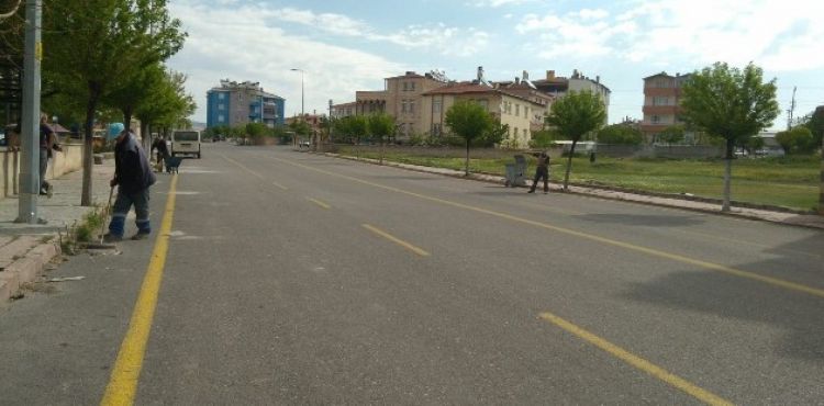 Develi'de bayram öncesi temizlik çalışmaları sürüyor