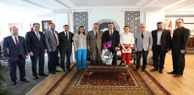 Kayseri Serbest Muhasebeci Mali Müşavirler Odası Yönetimi Başkan Dr. Mustafa Palancıoğlu'nu ziyaret etti