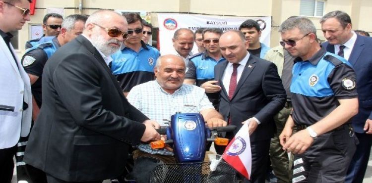 'Emniyetle Engelsiz Yarınlar Projesi'nde 125 engelli araç sevinci yaşadı