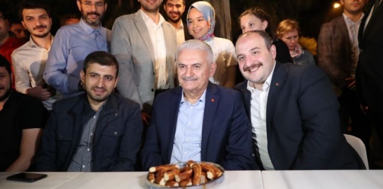 Sahurda simit çay keyfi