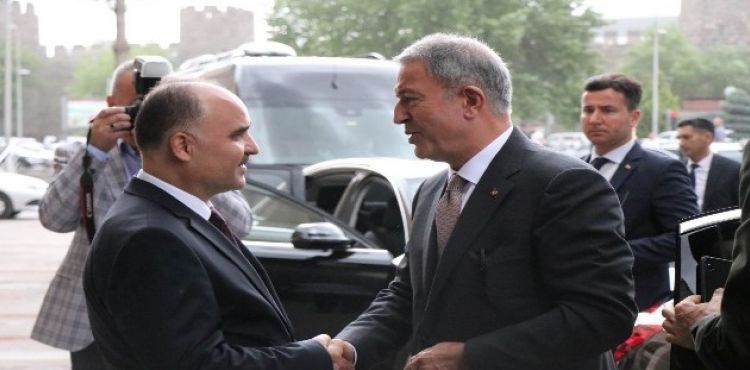 Bakan Akar, Kayseri Valiliği'ni ziyaret etti