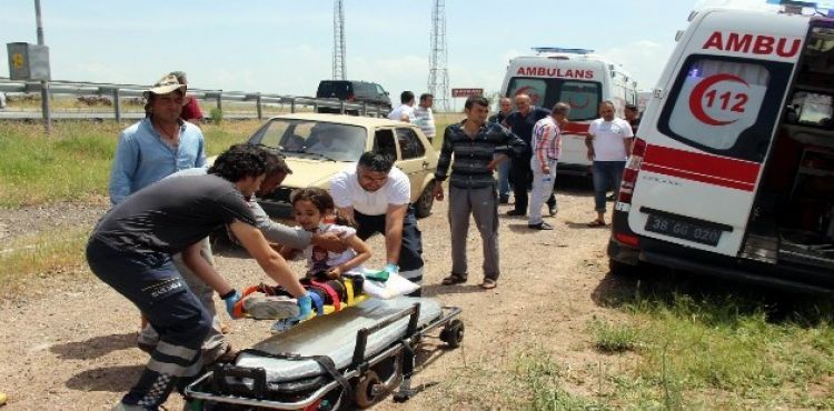 Takla atan otomobilde can pazarı: 5 yaralı