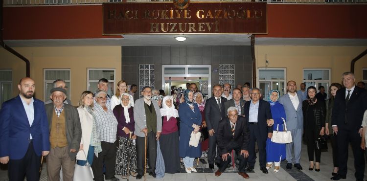 “YAŞLILARIMIZ BAŞIMIZIN TACI”