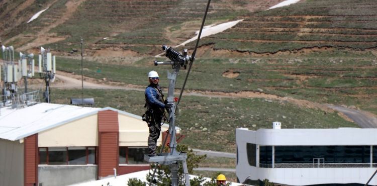 Erciyes’te teleferiklerin örümcek adamları