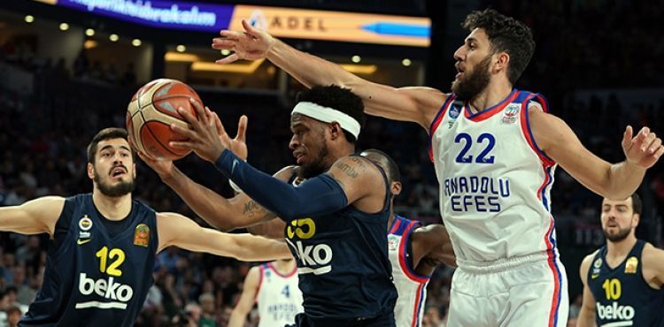 Fenerbahçe Beko final serisine çok farklı başladı