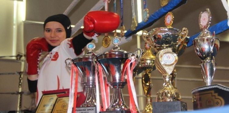 Kicboksun altın kızının hedefi dünya şampiyonluğu