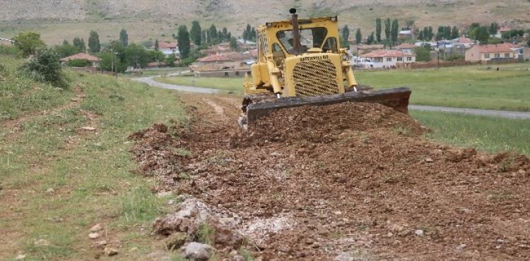 Develi Belediyesi'nin kırsal mahallelerdeki çalışmaları sürüyor