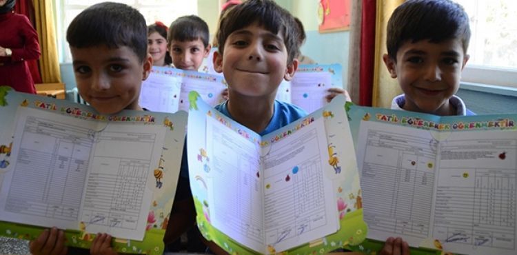 18 milyon öğrenci karnelerini aldı