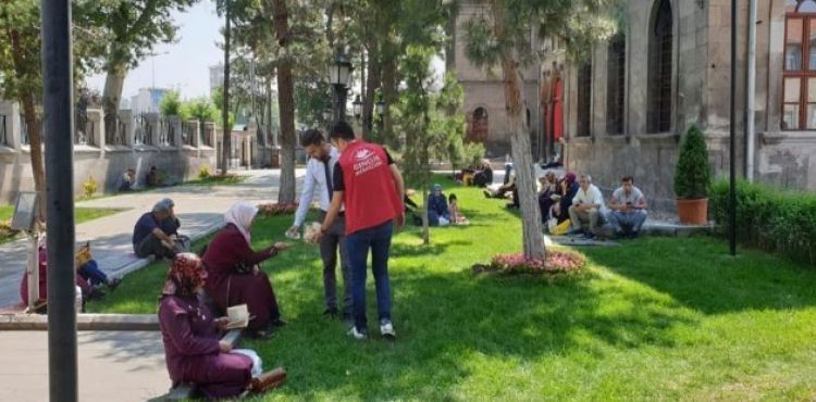 Genç Dönüşüm Projesi YKS'de ailelerin yanında oldu