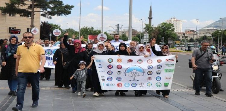Memur-Sen Kayseri Şubesi Mursi İçin Yürüdü