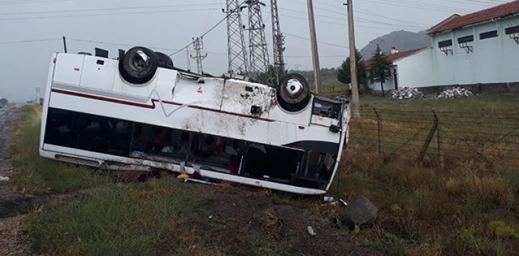 Nevşehir'de minibüs devrildi: Çok sayıda yaralı var