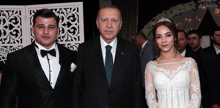 Rıza Kayaalp dünyaevine girdi