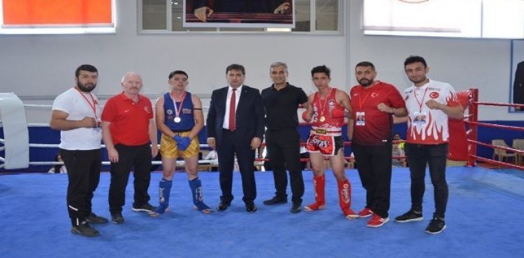 Muaythai ampiyonas Sona Erdi