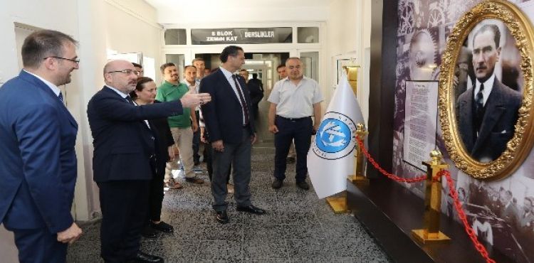 KAYÜ Rektörü Karamustafa, Meslek Yüksekokulu'nda İncelemelerde Bulundu