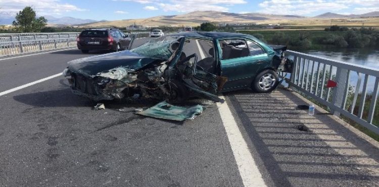 Kayseri-Ankara karayolunda trafik kazası: 4 yaralı