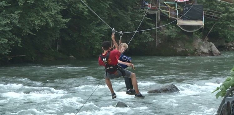 16 yaşındaki tulumcu zipline yaparken tulum çaldı