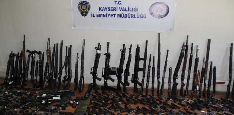 Son 3 ayda 304 adet silah ele geçirildi