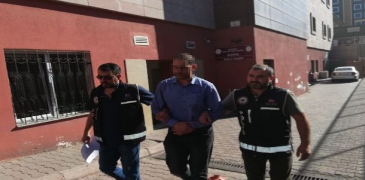 Ülkesinden getirdiği ilaçları satan kaçak eczacı yakalandı..