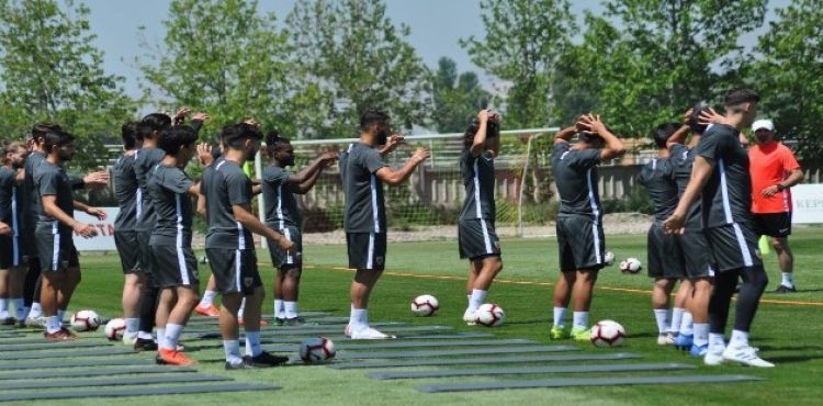 Kayserispor'da 7 futbolcu idmanda yoktu