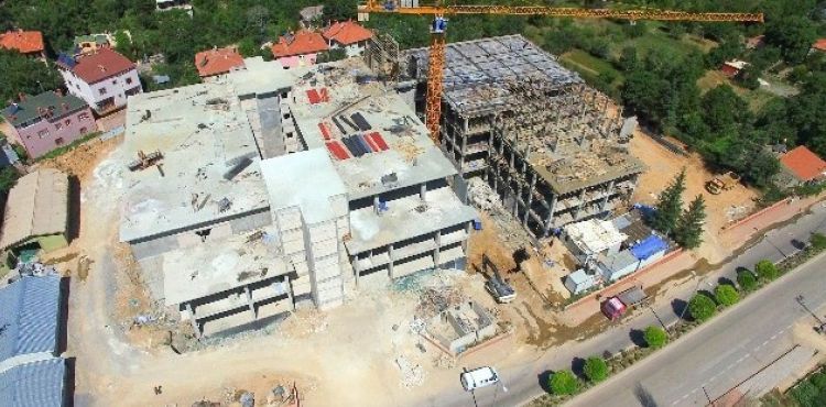 Yahyalı Devlet Hastanesi'nin inşaatı hızla sürüyor
