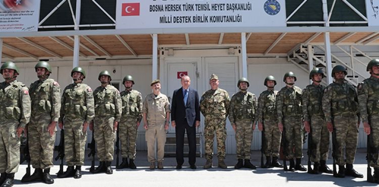 Cumhurbaşkanı Erdoğan Bosna'daTürk askerlerini ziyaret etti