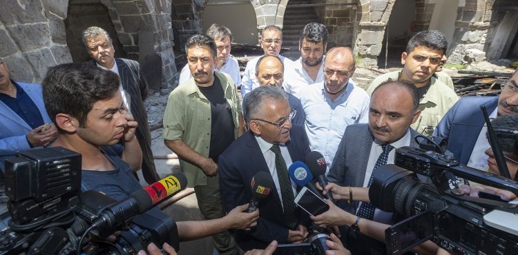 Vezir Hanı'ndaki yangına anında müdahale