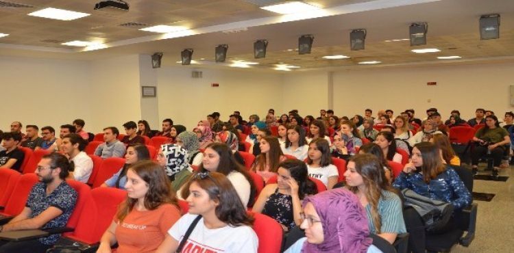 130 üniversiteli iş başı yaptı