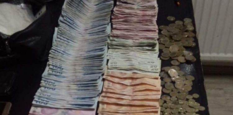 6 çocuğuna dilencilik yaptıran kadından çıkan para şok etti