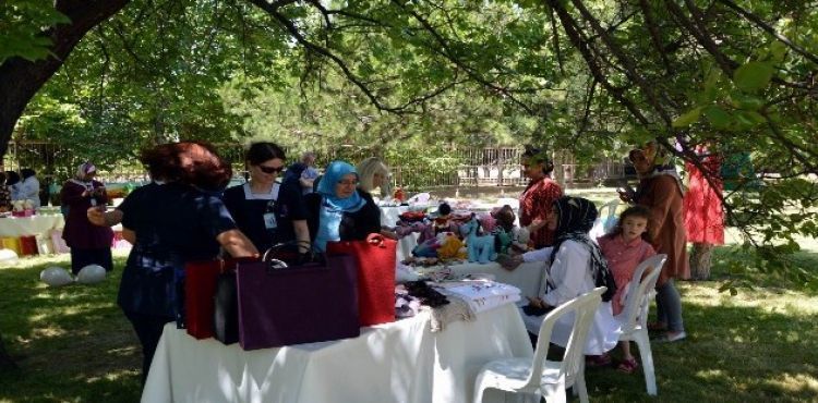 Kayseri Devlet Hastanesi Toplum Ruh Sağlığı Merkezi'nden (TRSM) Yaz Şenliği düzenlendi