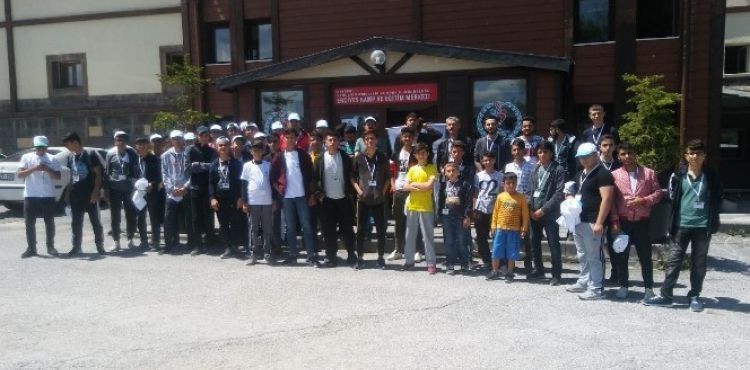 Erciyes gençleri ağırlamaya devam ediyor