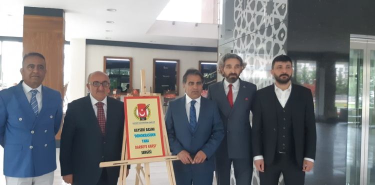 KAYSERİ GAZETECİLER CEMİYETİ’NDEN ‘KAYSERİ BASINI DEMOKRASİ’DEN YANA, DARBEYE KARŞI’SERGİSİ